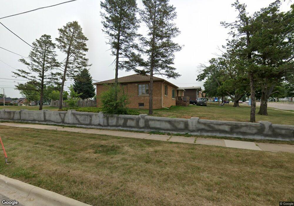 1530 1st Ave NW, Cedar Rapids, IA 52405 - photo 1