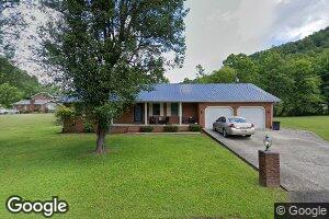 811 Wallbridge Ct, Paintsville, KY 41240