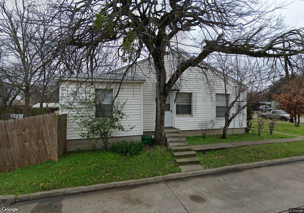 302 SW 4th St, Grand Prairie, TX 75051 - photo 1