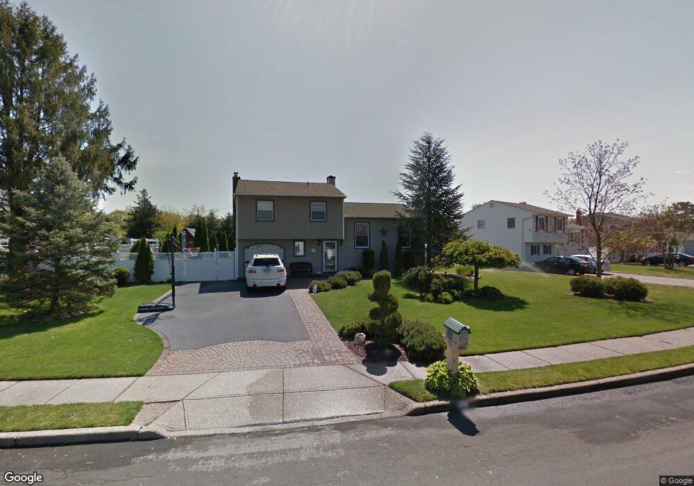 15 Jenny Ln, Holtsville, NY 11742 - photo 1