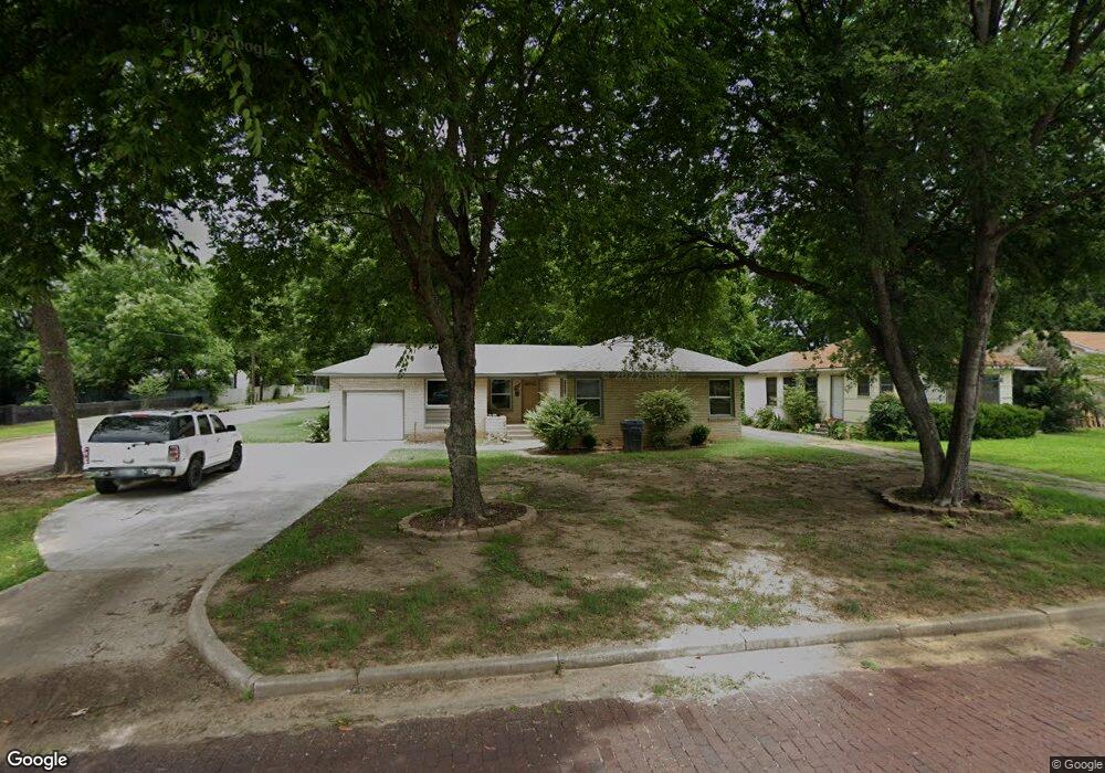 1221 3rd Ave SW, Ardmore, OK 73401 - photo 1