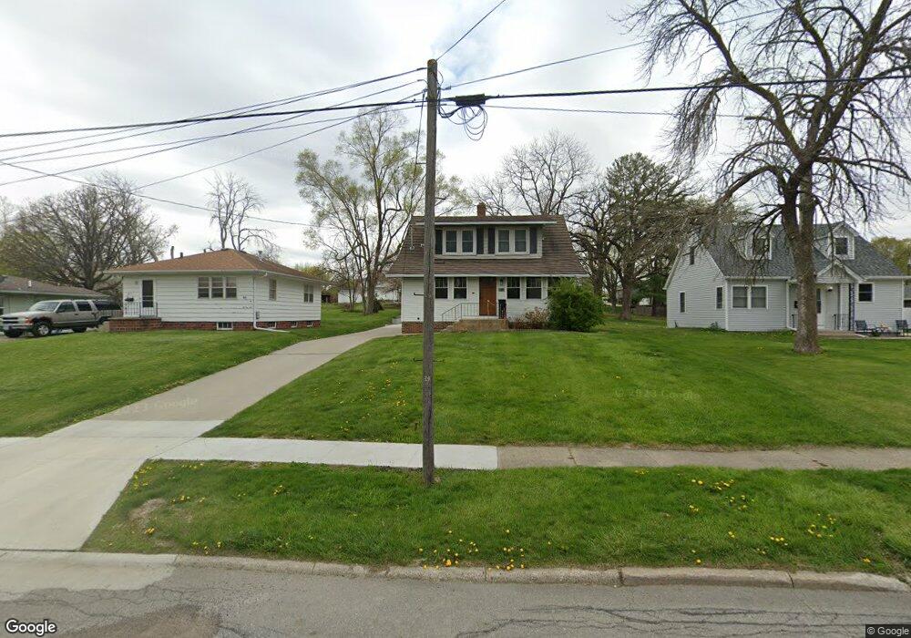 815 W 3rd St S, Newton, IA 50208 - photo 1