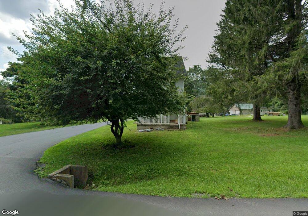 401 Chapman St, Jim Thorpe, PA 18229 - photo 1