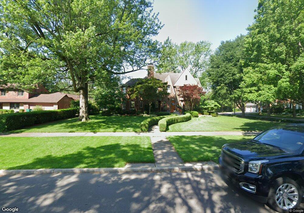 1071 Devonshire Rd, Grosse Pointe Park, MI 48230 - photo 1