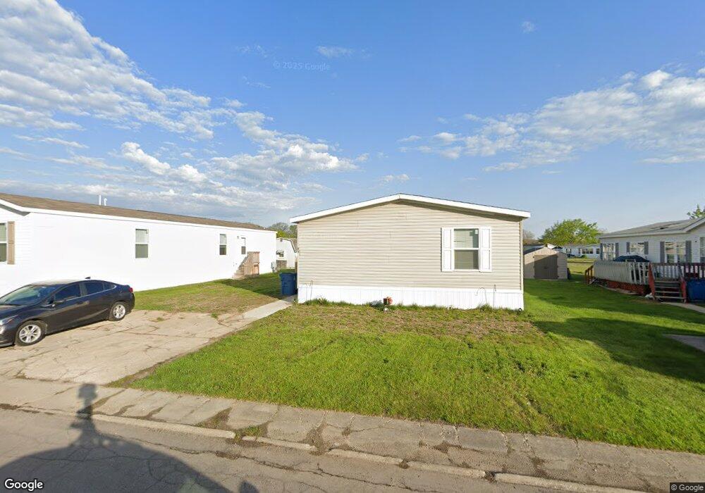 148 E Suffolk Ct, Flint, MI 48507 - photo 1