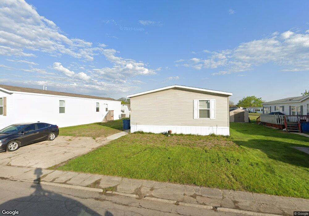 145 E Suffolk Ct, Flint, MI 48507 - photo 1