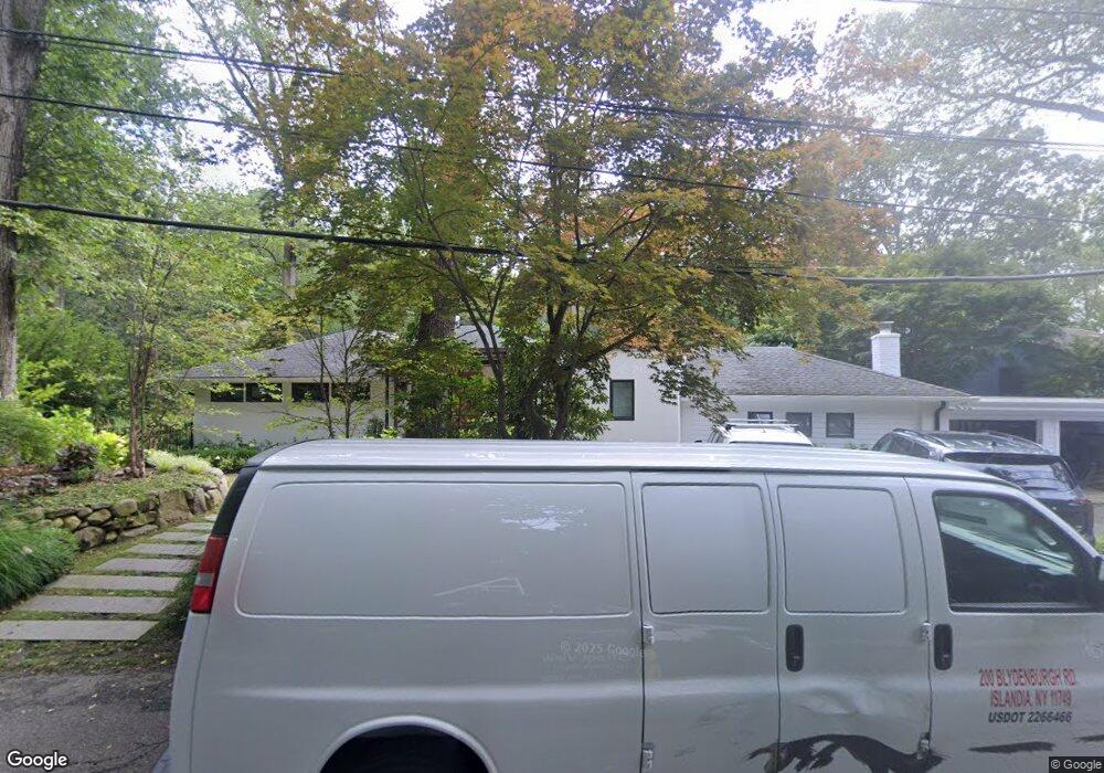 13 Tanglewood Ln, Sea Cliff, NY 11579 - photo 1