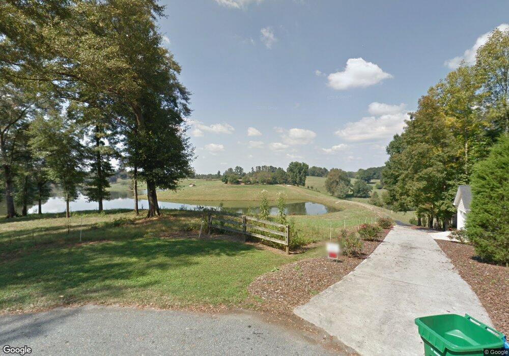 563 Oak Ridge Dr, Maysville, GA 30558 - photo 1