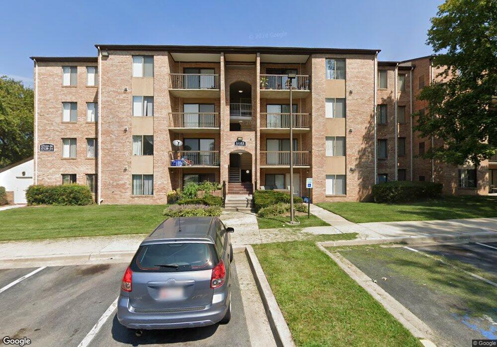 17112 Queen Victoria Ct, Gaithersburg, MD 20877 - photo 1