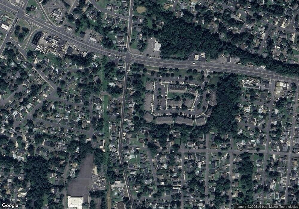 218 Wedgewood Cir, Belford, NJ 07718 - photo 1