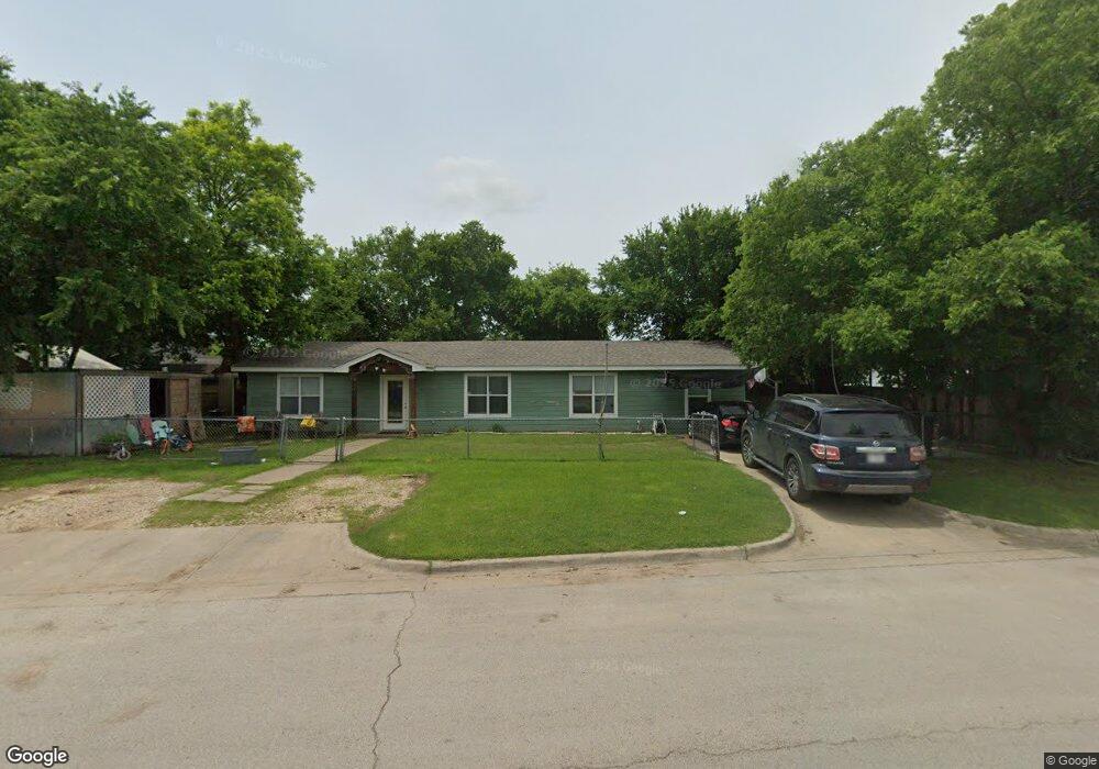 306 Trinity St, Cleburne, TX 76031 - photo 1