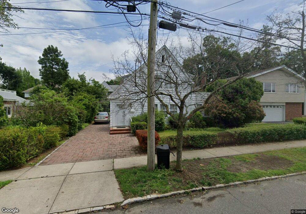 57 Radnor Rd, Great Neck, NY 11023 - photo 1