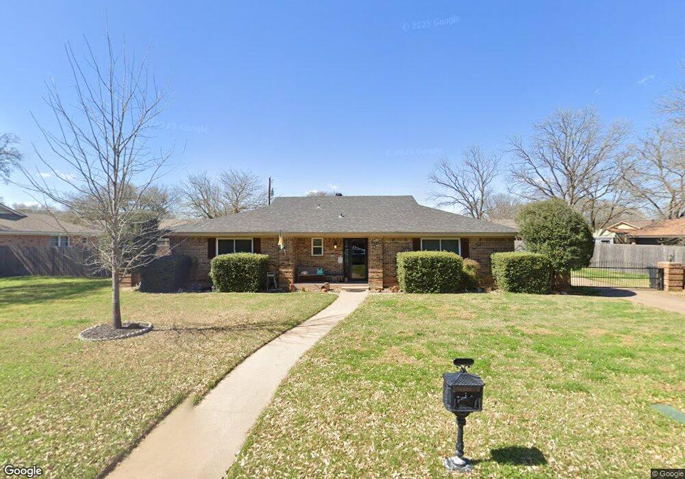 1234 Crestwood Dr, Cleburne, TX 76033 - photo 1