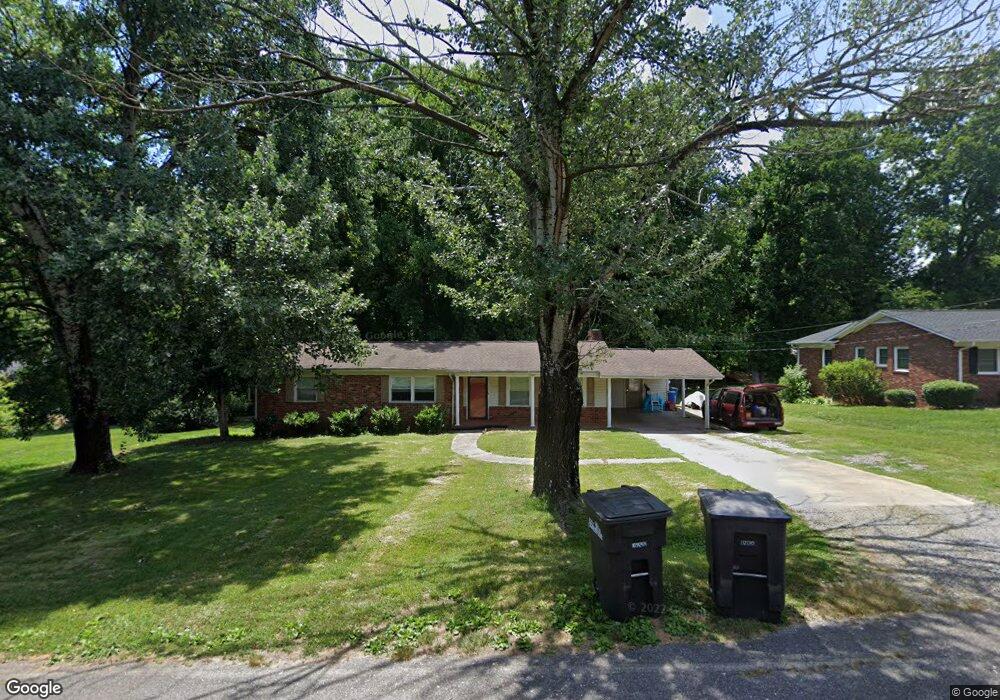 1509 Kenmore Dr, Statesville, NC 28625 - photo 1