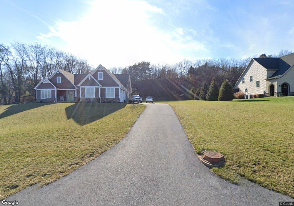 754 Fairview Rd, Mount Joy, PA 17552 - photo 1