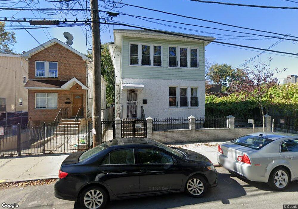 10424 165th St, Jamaica, NY 11433 - photo 1