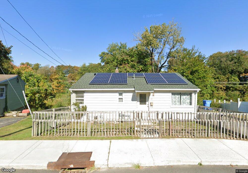 21 Brookview Ave, Waterbury, CT 06706 - photo 1