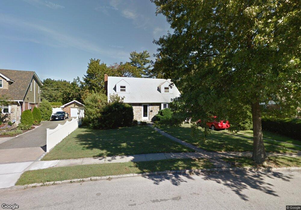 68 Woodoak Dr, Westbury, NY 11590 - photo 1