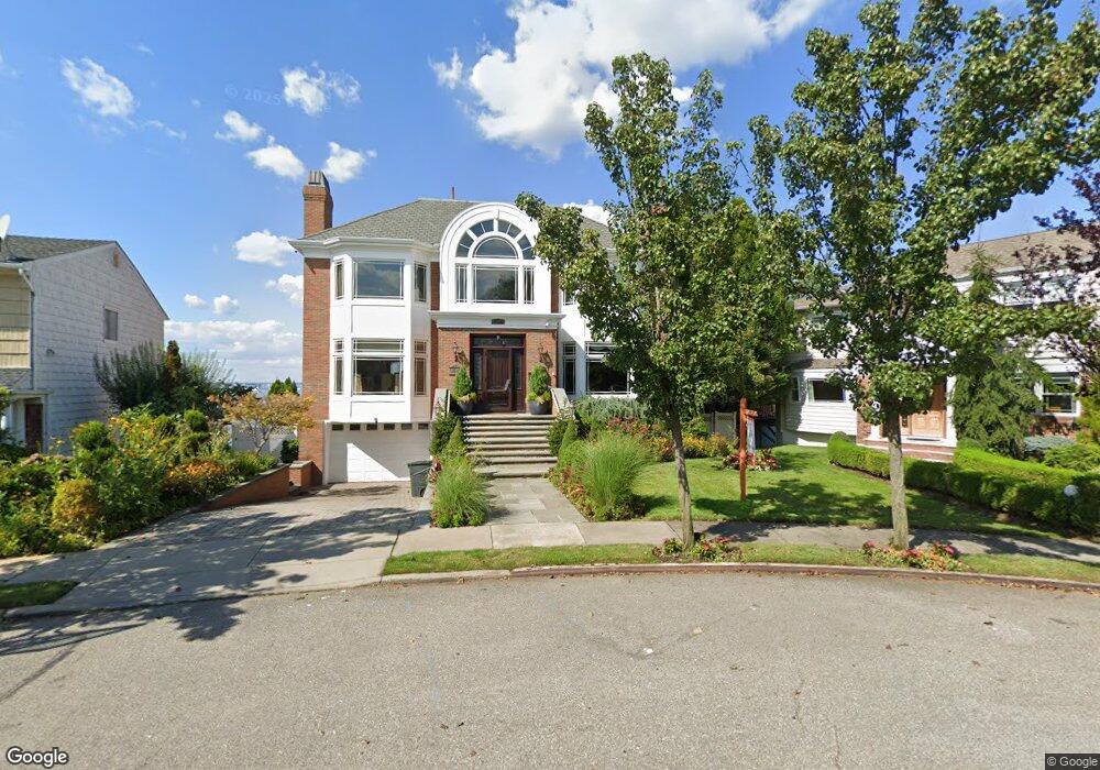 3719 Regatta Place, Flushing, NY 11363 - photo 1