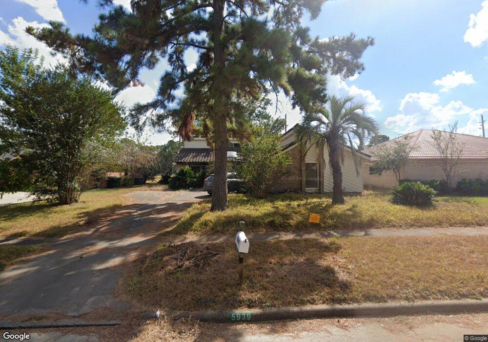 5939 Donwhite Ln, Houston, TX 77088 - photo 1