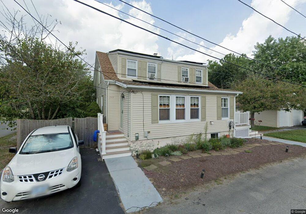 107 Thurman St, Warwick, RI 02888 - photo 1