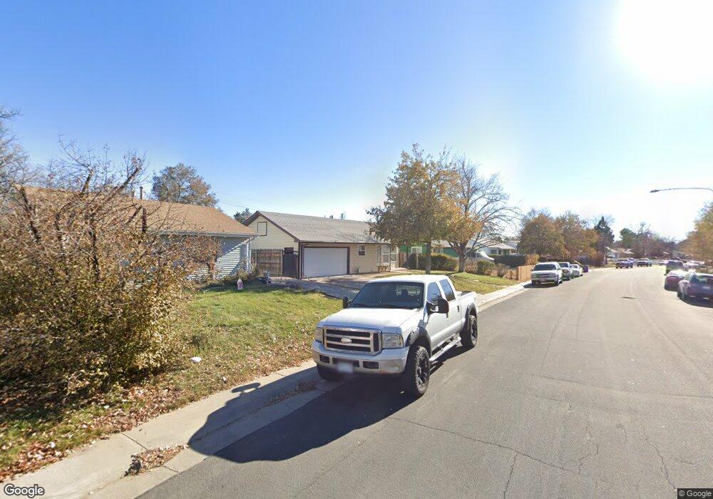 950 Macon St, Aurora, CO 80010 - photo 1