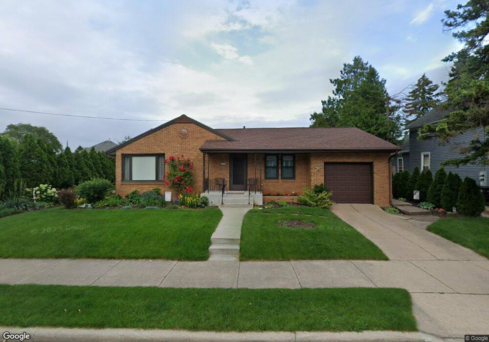 1256 Walnut St, Oshkosh, WI 54901 - photo 1