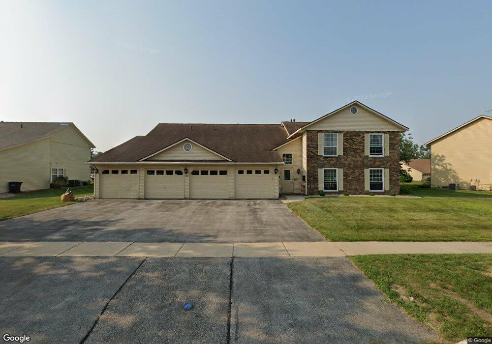 4107 Lexington Dr NE, Cedar Rapids, IA 52402 - photo 1