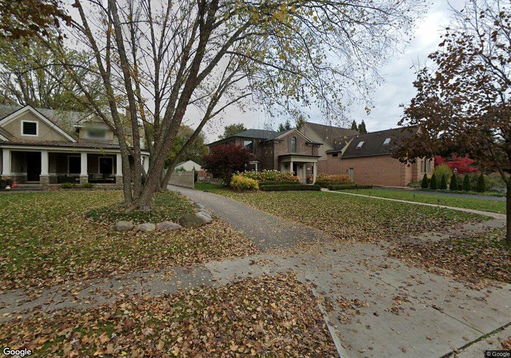 858 Redding Rd, Birmingham, MI 48009 - photo 1