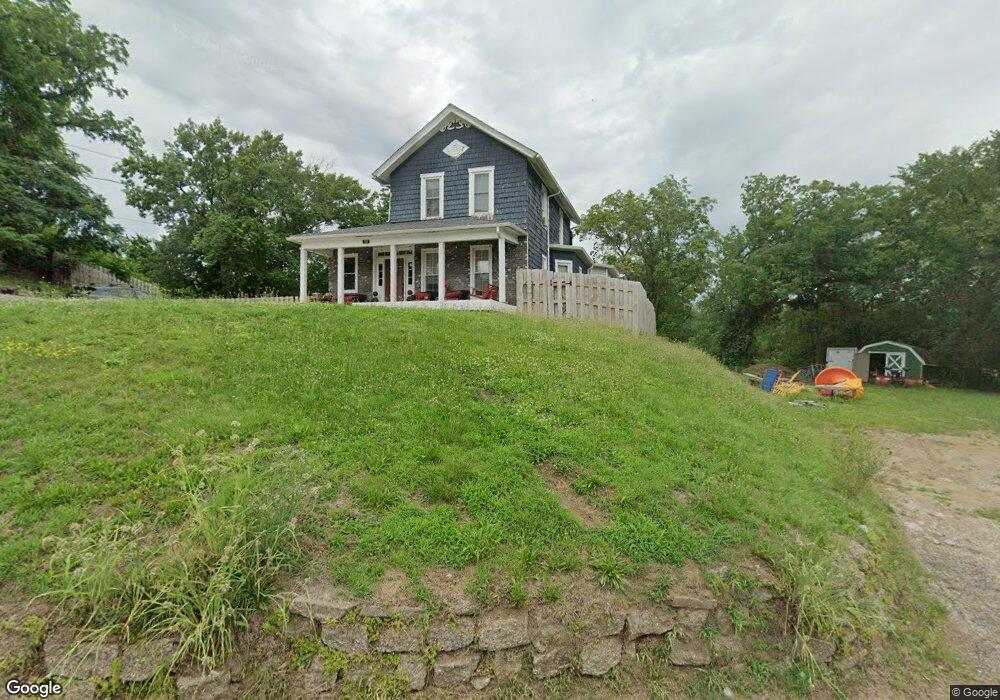 734 E 7th St, Davenport, IA 52803 - photo 1