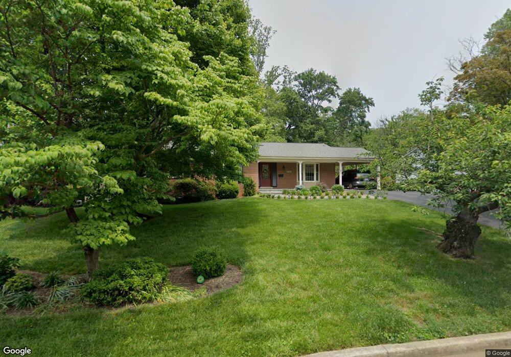 9200 Santayana Dr, Fairfax, VA 22031 - photo 1