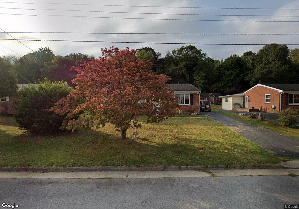 1112 S Winchester Ave, Waynesboro, VA 22980 - photo 1