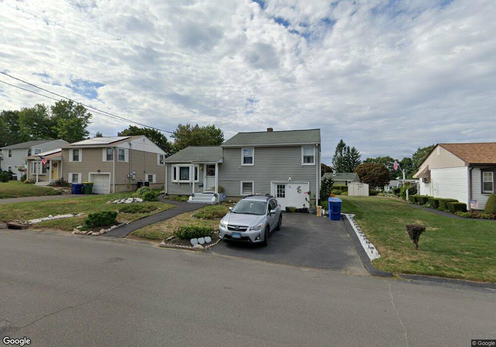 52 Cronin Dr, Waterbury, CT 06708 - photo 1