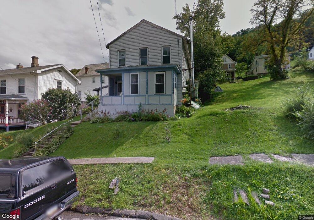 1303 Myrtle St, Franklin, PA 16323 - photo 1