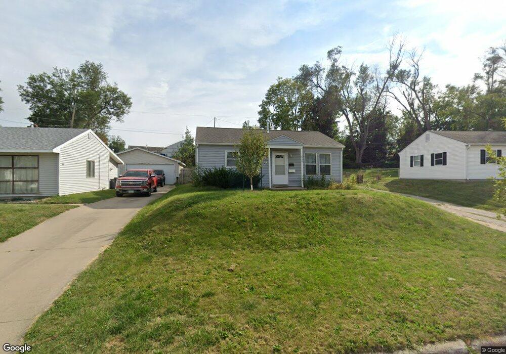 2434 Illinois St SW, Cedar Rapids, IA 52404 - photo 1