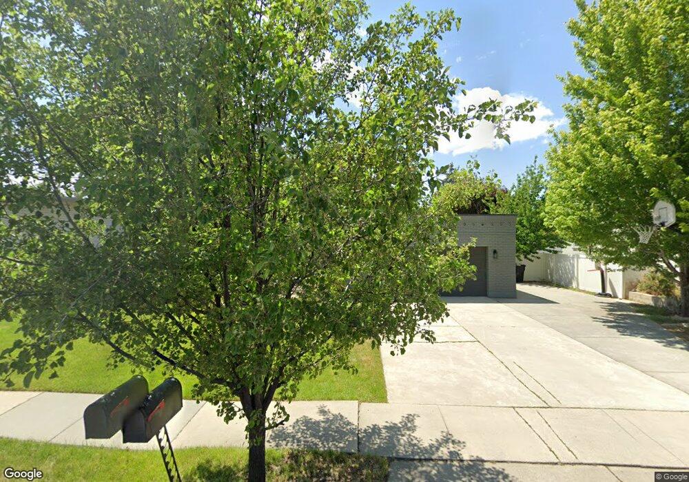 8076 S Willow Stream Dr, Sandy, UT 84093 - photo 1