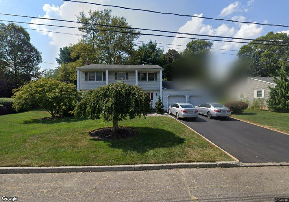 25 Clover Ln, Hightstown, NJ 08520 - photo 1