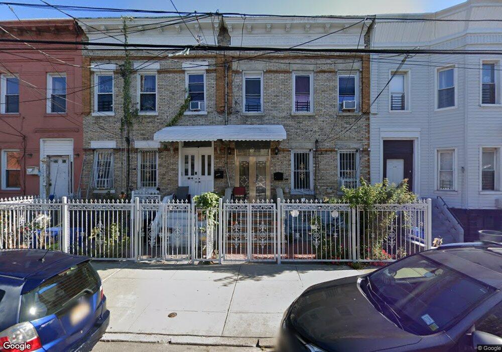 104-31 164th St, Jamaica, NY 11433 - photo 1