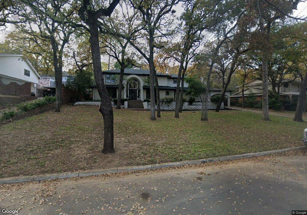 1402 Pebble Creek Dr, Euless, TX 76040 - photo 1