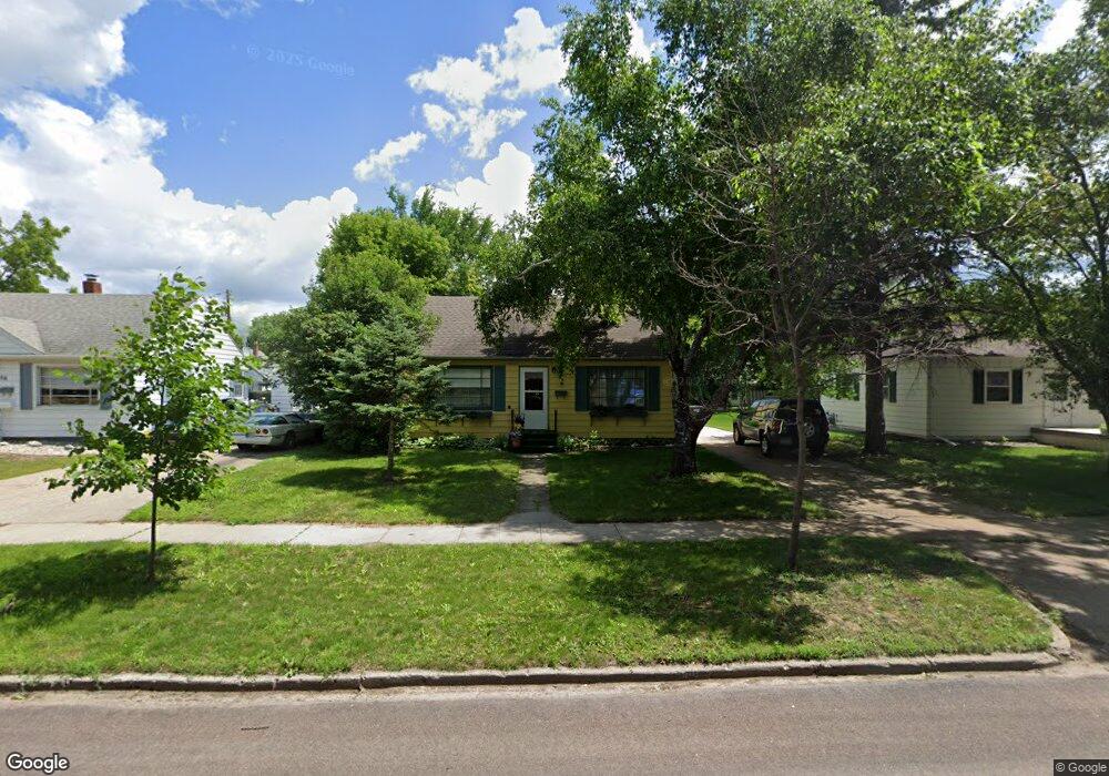 910 18th St S, Fargo, ND 58103 - photo 1