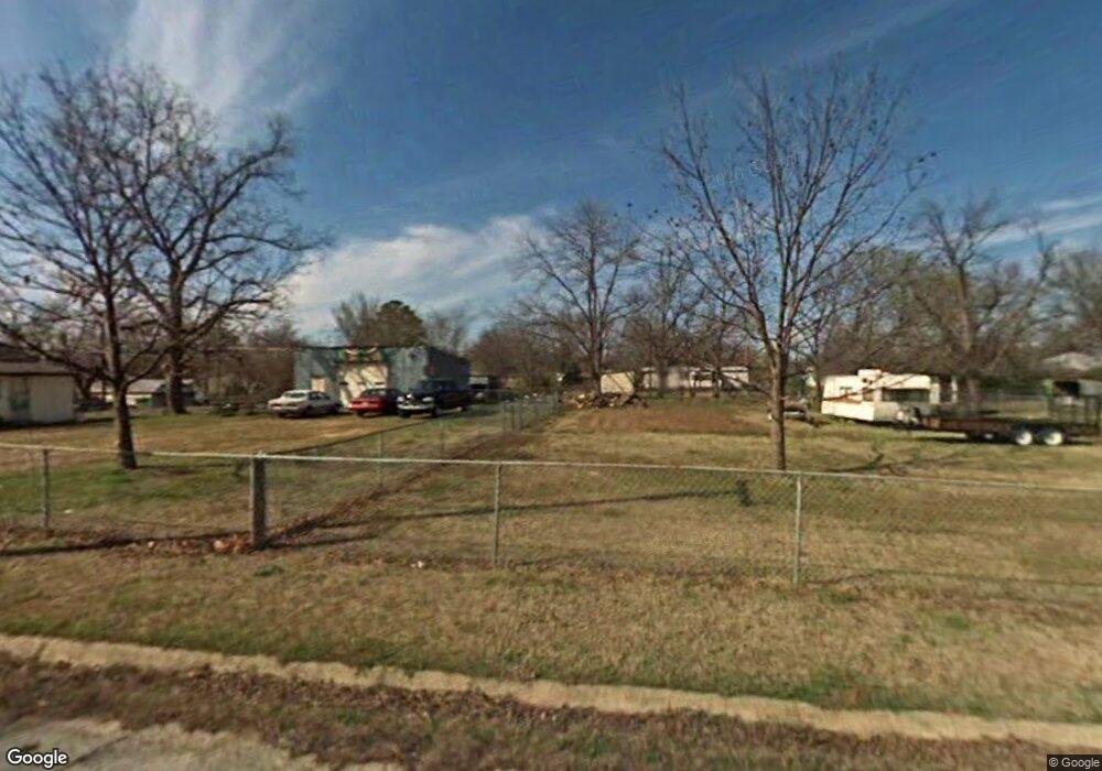 527 W Baker St, Denison, TX 75020 - photo 1