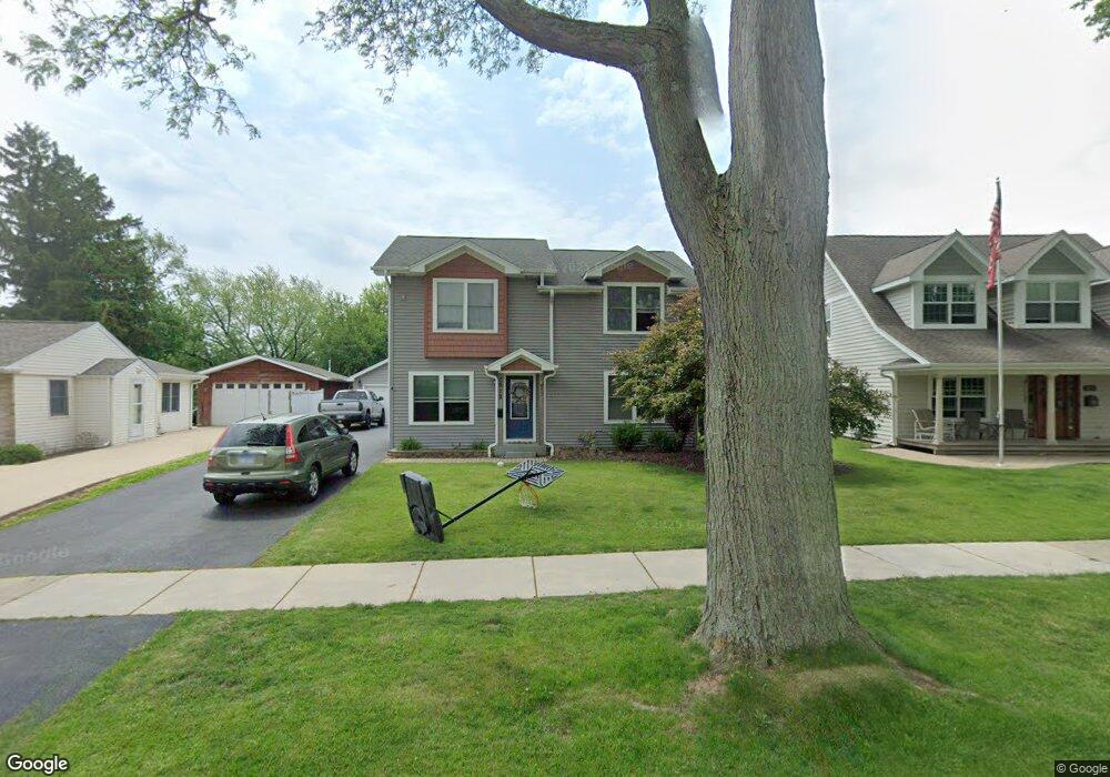 2912 Cardinal Dr, Rolling Meadows, IL 60008 - photo 1