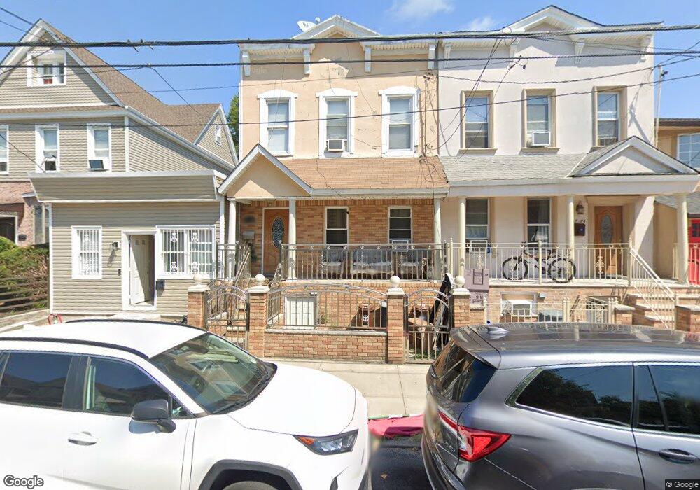 8769 109th St, Richmond Hill, NY 11418 - photo 1