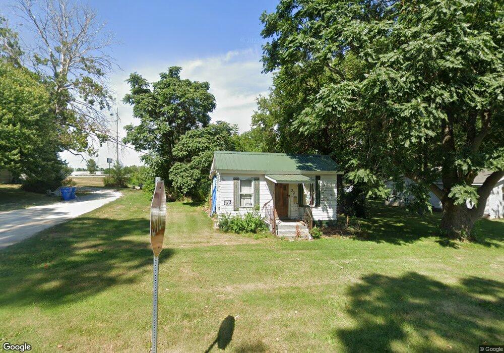 301 E Sylvan St, Virginia, IL 62691 - photo 1