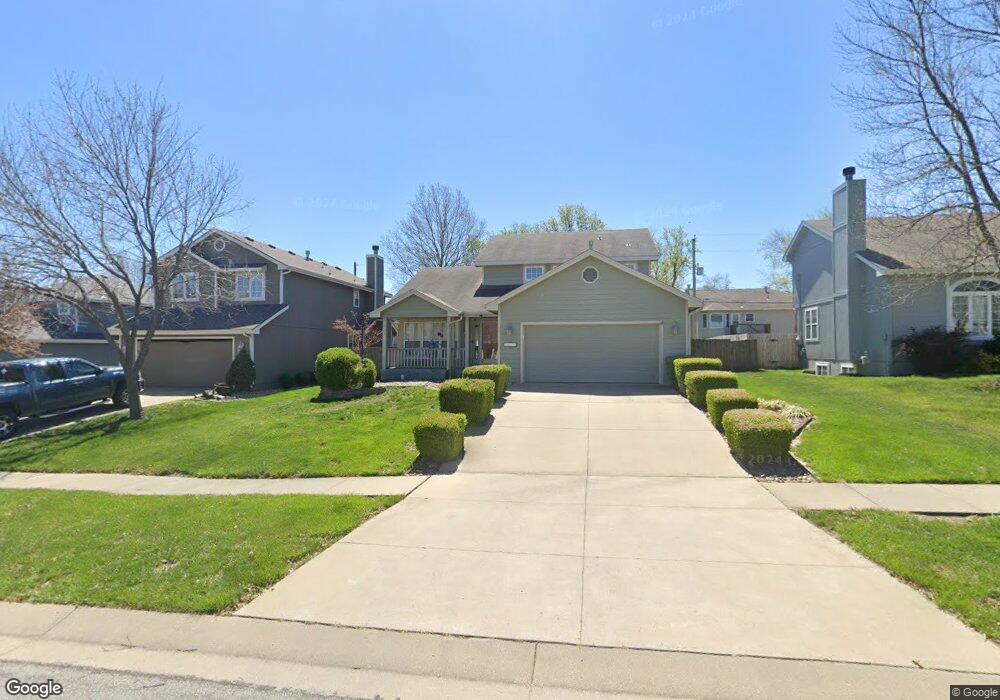 5619 SW 34th Place, Topeka, KS 66614 - photo 1