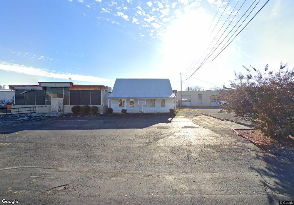 1220 W Broad St, Waynesboro, VA 22980 - photo 1