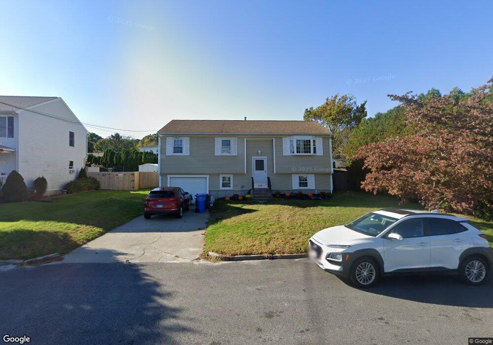 225 Locust Glen Dr, Cranston, RI 02921 - photo 1