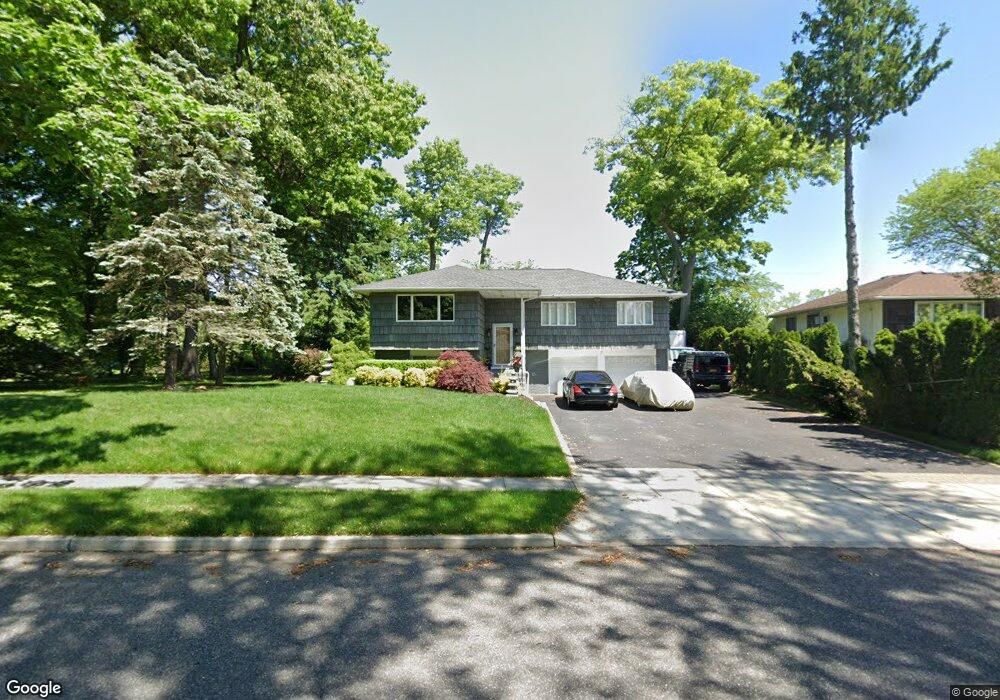 7 Brian St, ComMacK, NY 11725 - photo 1