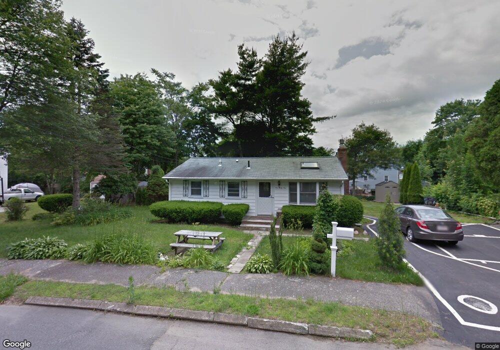 131 Huggins Rd, Rockland, MA 02370 - photo 1