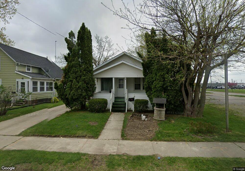 806 E Beecher St, Adrian, MI 49221 - photo 1